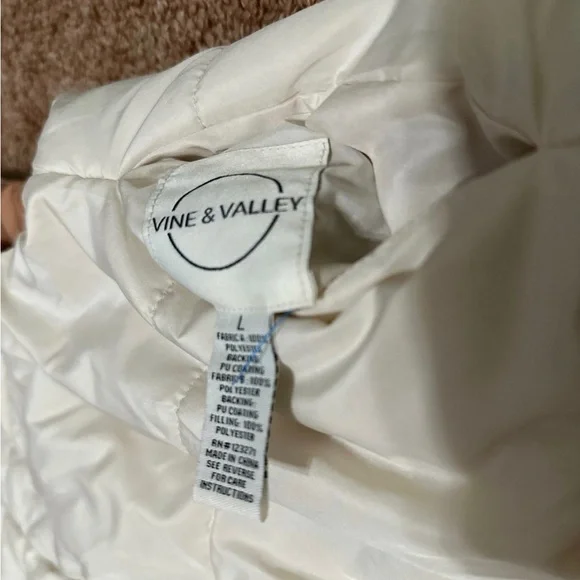 Vine & Valley Cream & Brown Women’s Reversible Puffer Zip Vest Size L - Picture 4 of 5